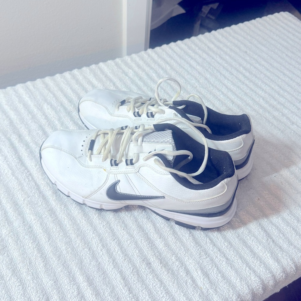 Nike Men’s size 10 Golf shoes real leather